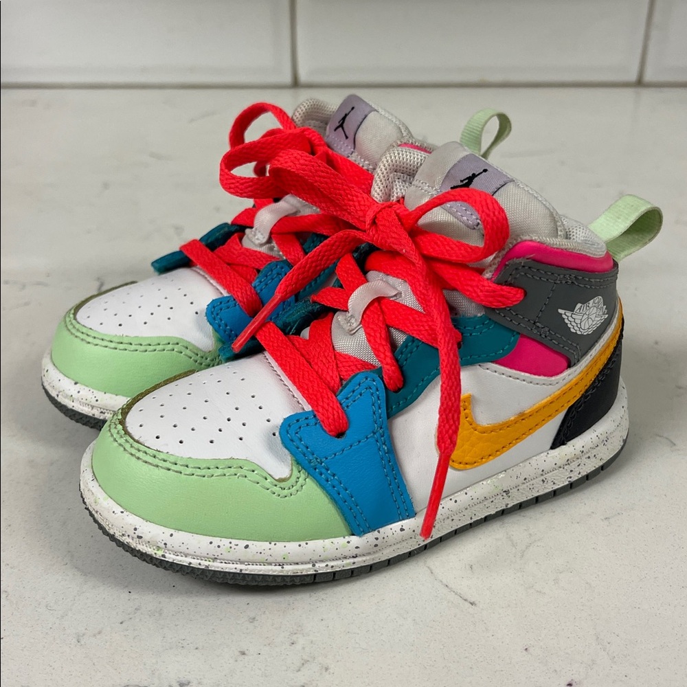 Air Jordan 1 Mid SE 'Multi-Color' Special Edition Mid Sneaker FN1189-100 Size 7C